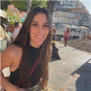 Profesora de apoyo escolar especializada en educación primaria